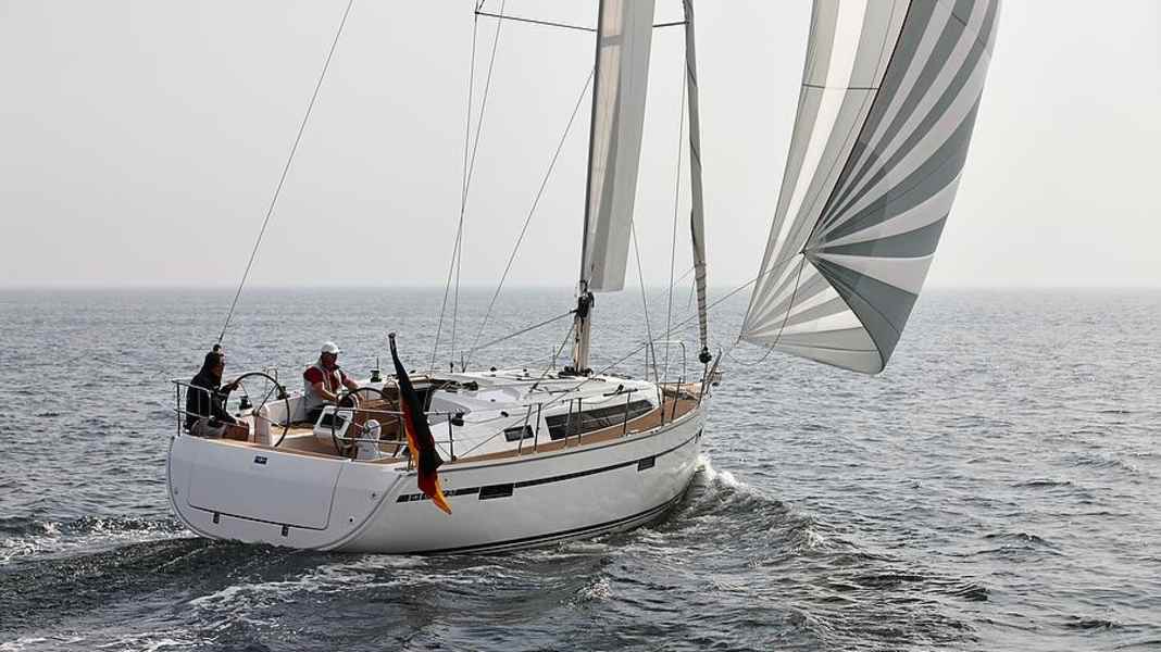 YACHT-Test: Exklusiv-Fotos der Bavaria Cruiser 37