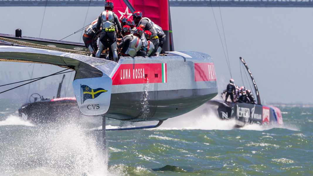 America's Cup: Louis Vuitton Cup: two boats at the start America's Cup: Louis Vuitton Cup: two boats at the start