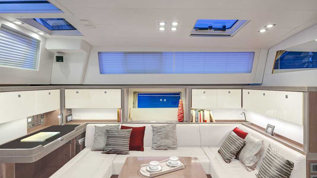 Fahrtenboote: Beneteau macht mit neuen Yachten Druck
