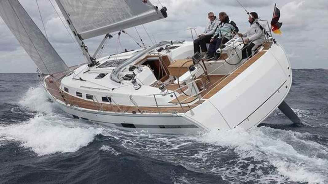 Test: Bavaria Cruiser 45: volume ed efficienza