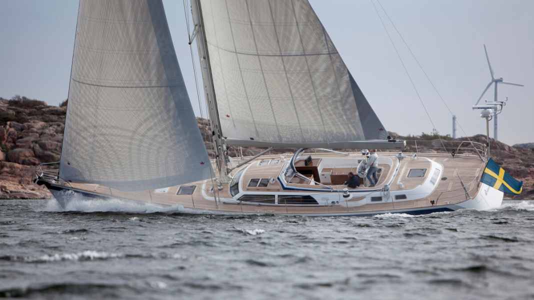 Hallberg-Rassy 64: Cruising with the extra-large