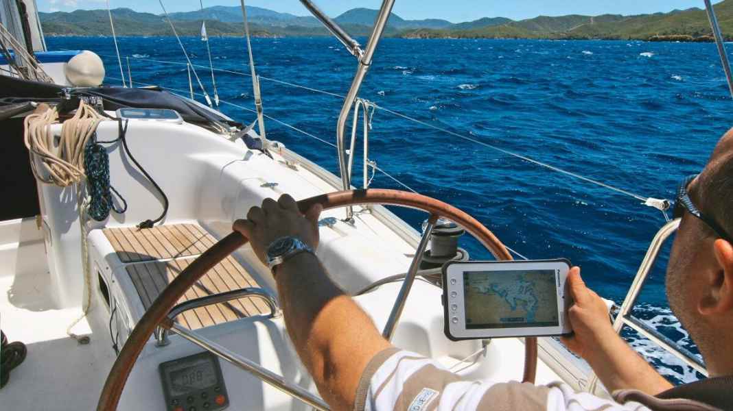 Navigation: iPad and Android tablets as plotters