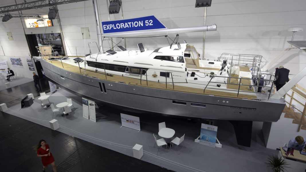 Yacht d'eau bleue : premières du boot IX : Garcia Exploration