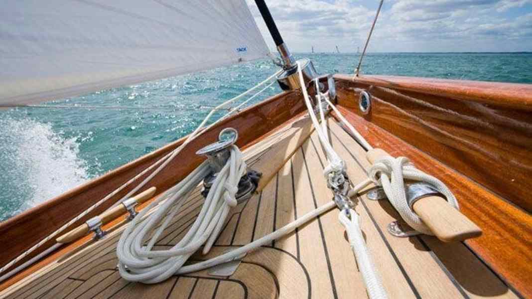 Legno tropicale: quanto sono legali i ponti e gli arredi in teak della Birmania?