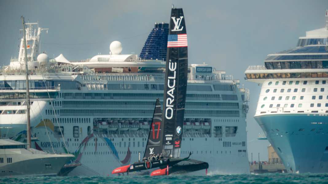 America's Cup: i gladiatori nell'arena: un quintetto insegue Oracle