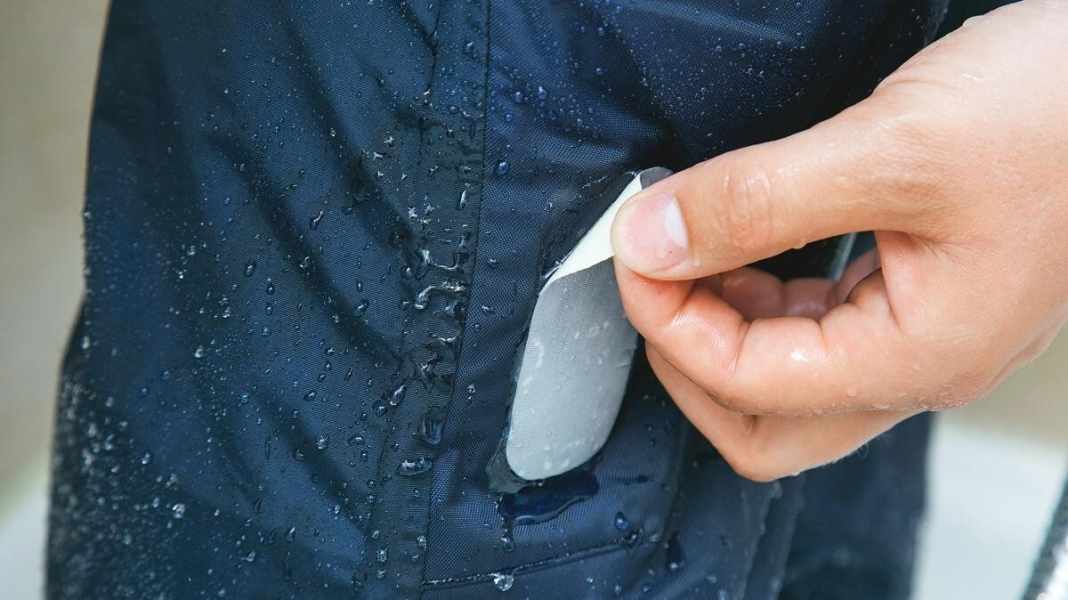 Ausrüstungs-Spezial: Ölzeug-Spezial Teil II: Reparaturanleitung
