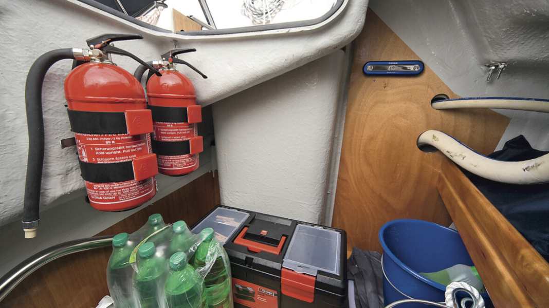Safety on board: Prepared for emergencies - 4 checklists for 4 scenarios