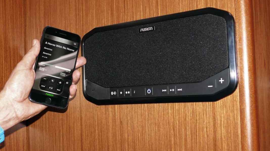 Électronique : Divertissement : la radio de Fusion en service à bord