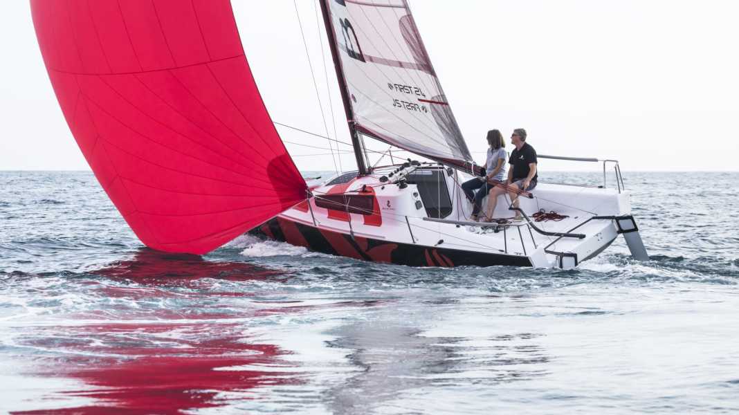 Formazione per skipper di YACHT: formazione intensiva per velisti monoguida su First 24