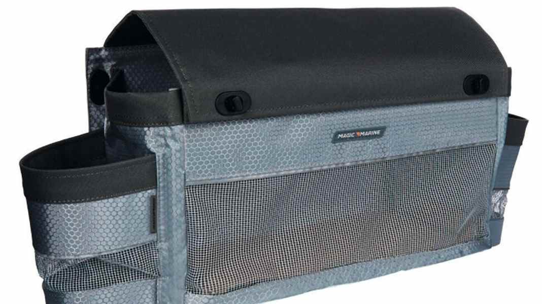 De l'ordre dans le cockpit : poches pour l'écoute, la manivelle et les boissons