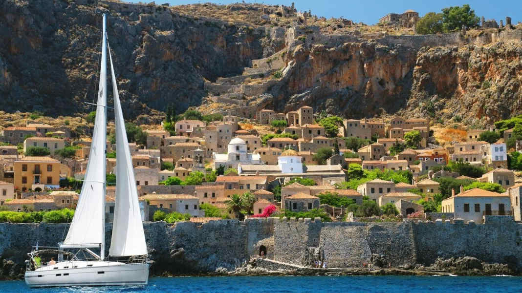 Area info: Yacht charter Greece: Saronic and Argolic Gulf