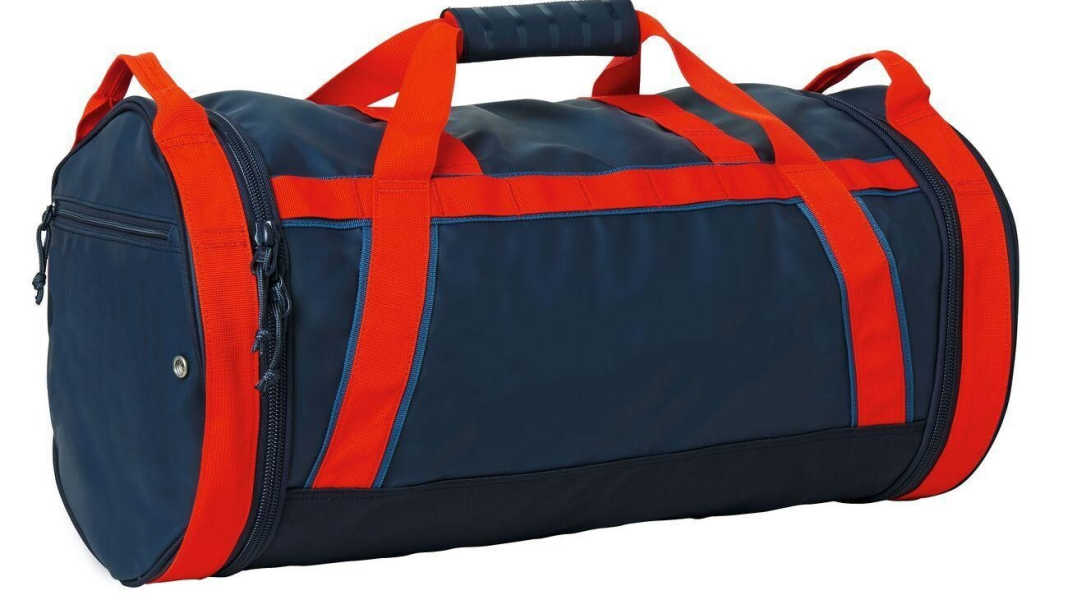 Équipement charter : tout ce qu'il faut avoir dans son sac à voile