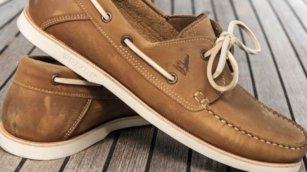Shoes: Classic boat shoes now new