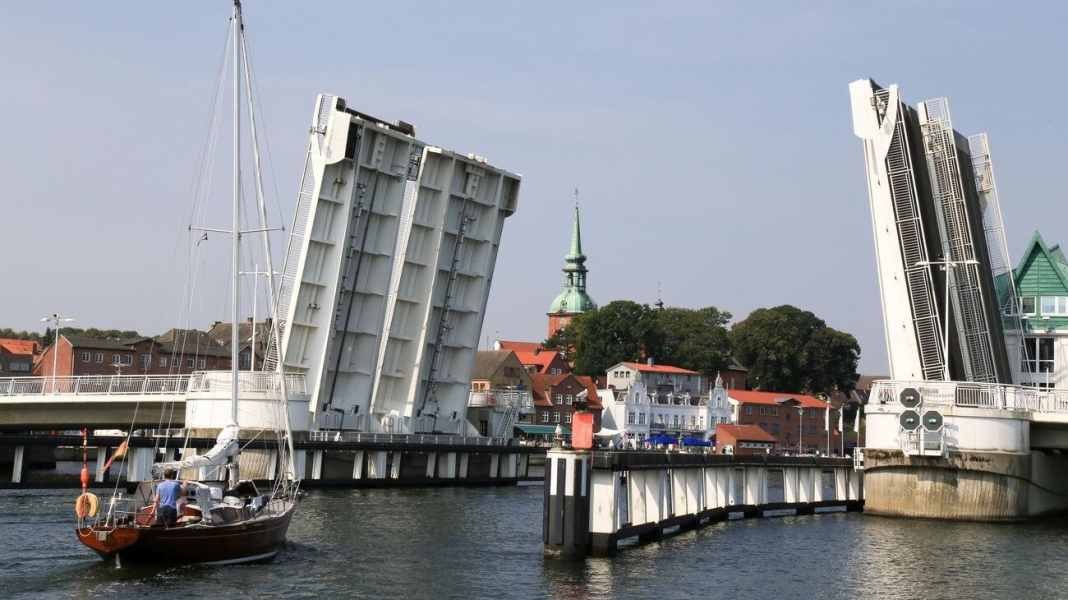 Schlei: Schleibrücke Kappeln mit neuen Sperrzeiten