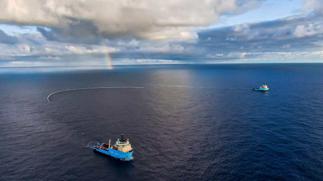 The Ocean Cleanup: Riesenfang: tonnenweise Plastikmüll im Netz