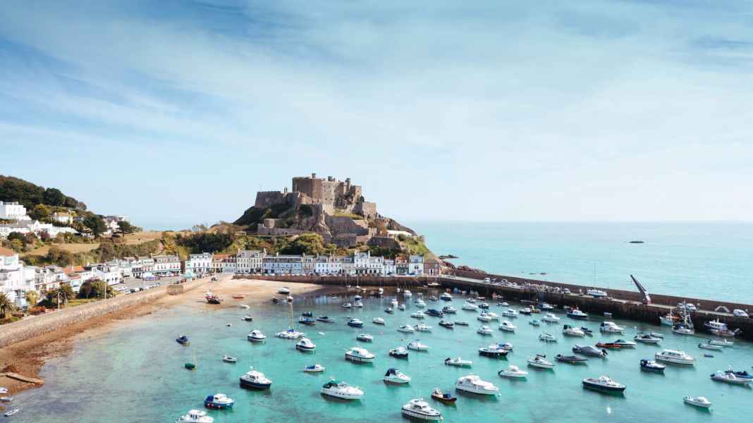 English Channel: Travel restrictions for Channel Islands abolished