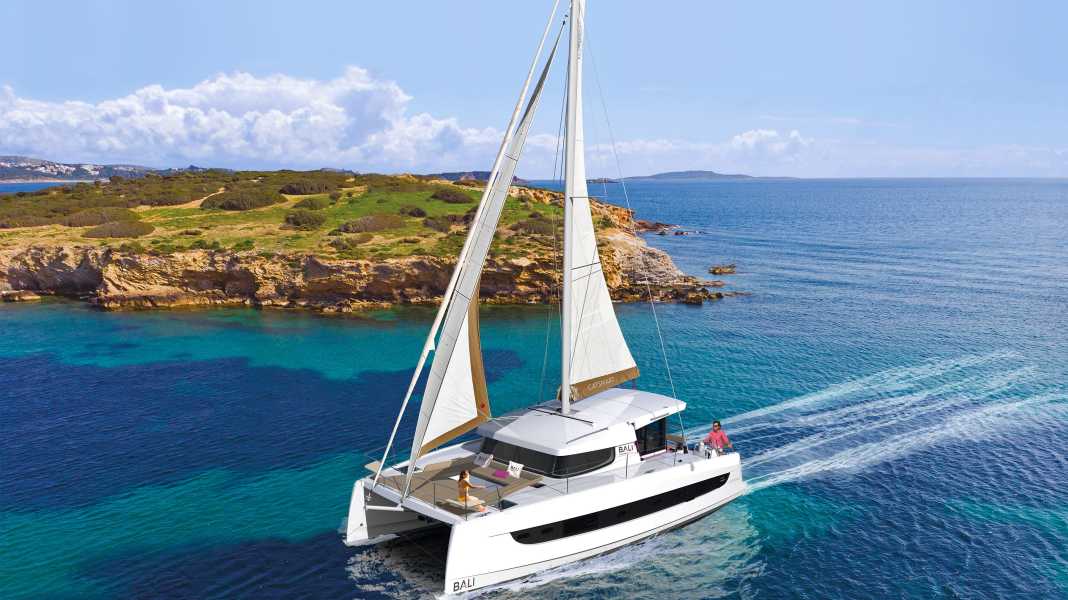 Boote aktuell: Compact package for beginners: the new Bali Catsmart
