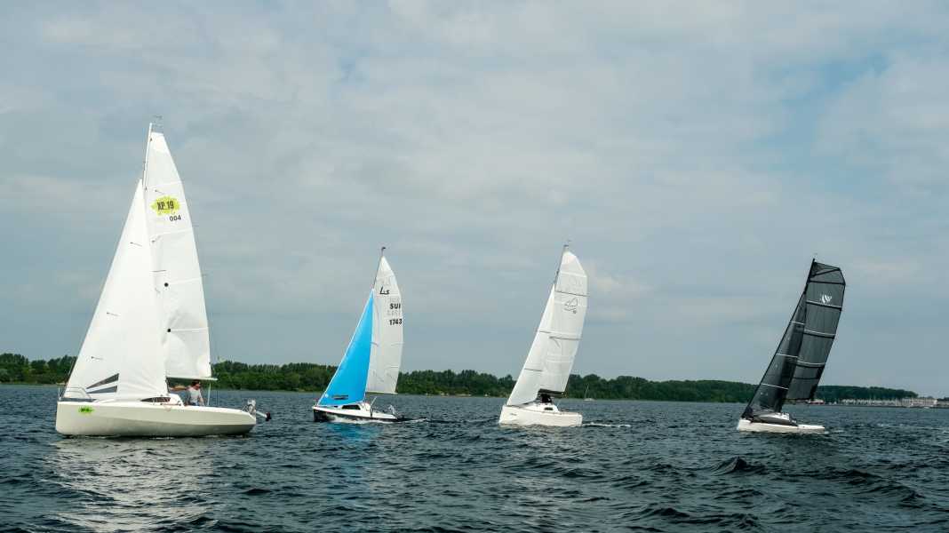 Comparative test of 19-foot touring dinghies: Four trailer boats tested off Boltenhagen