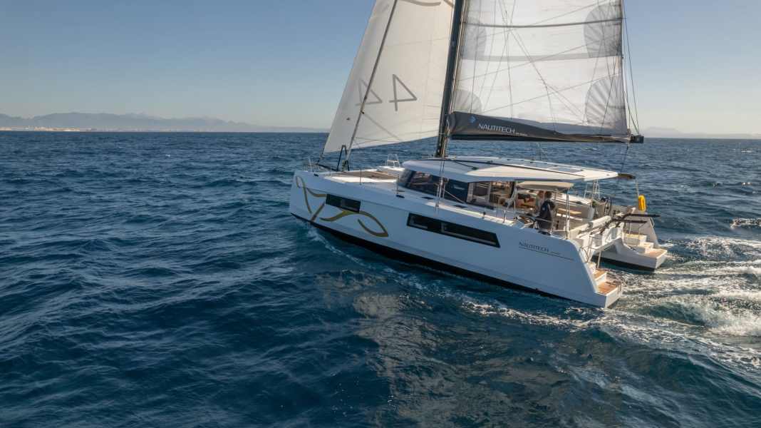 Bootsbau: Bavaria-Tochter zeigt neuen Nautitech 44 Open