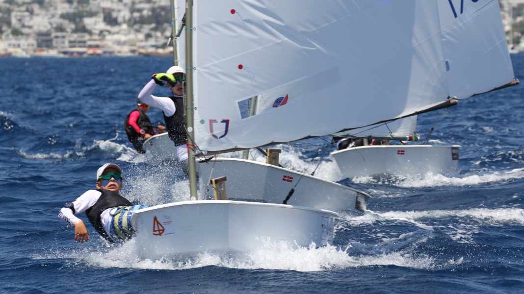 Opti-WM: Junge Segler kämpfen vor Bodrum um die Weltspitze