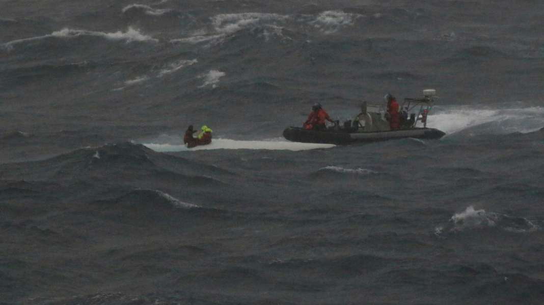 Accident: First hull of the new Farr X2 loses keel and capsizes