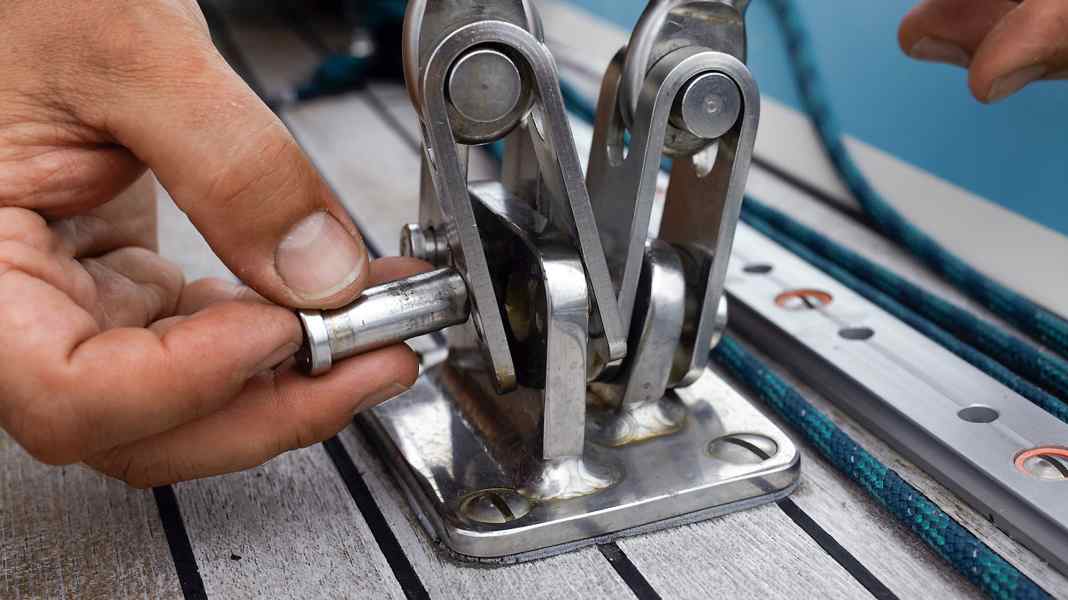 Maintenance intervals: How often the drive, rigging, technology and equipment need to be checked