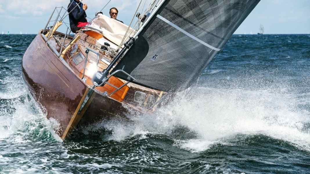 Rig trim: forestay tension, the forgotten trim instrument