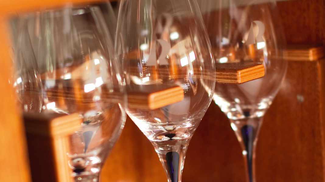Lifehacks: Glass on board - the best reader tips