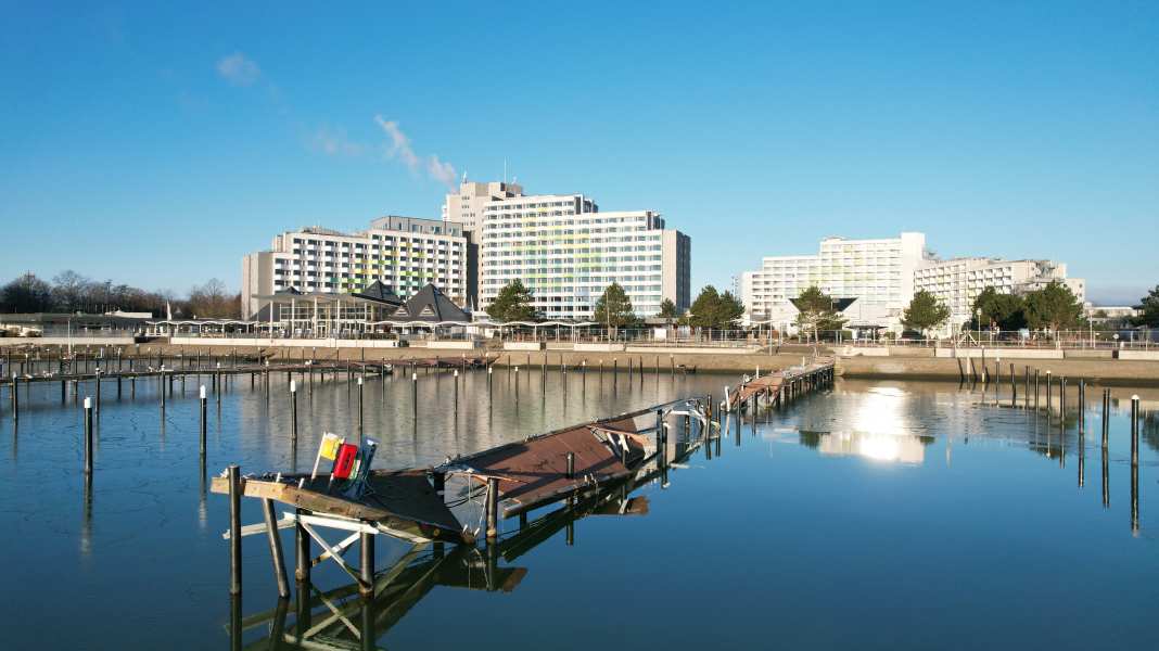 Damp marina: exploding costs and impending standstill until 2030