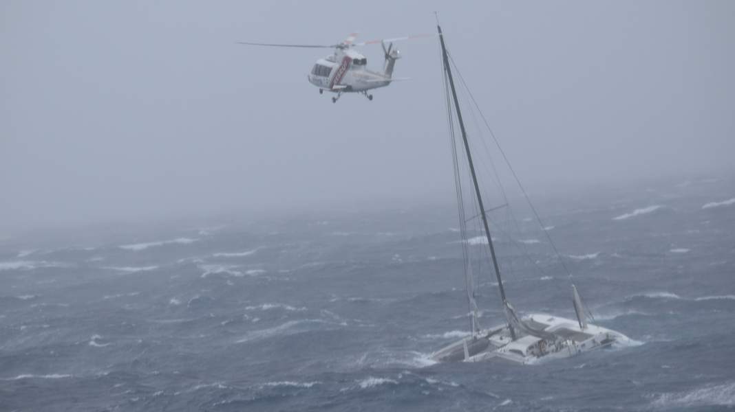 Accident: 70-year-old solo sailor rescued from hurricane