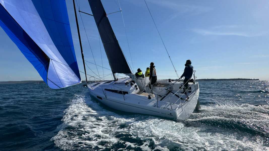 Beneteau First 30 : Le coup de cœur du salon au banc d'essai