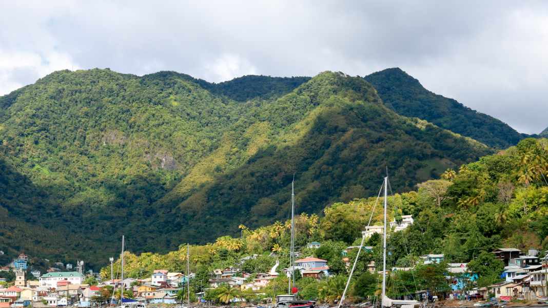 Caraïbes : des plaisanciers sauvagement attaqués par des pirates au mouillage