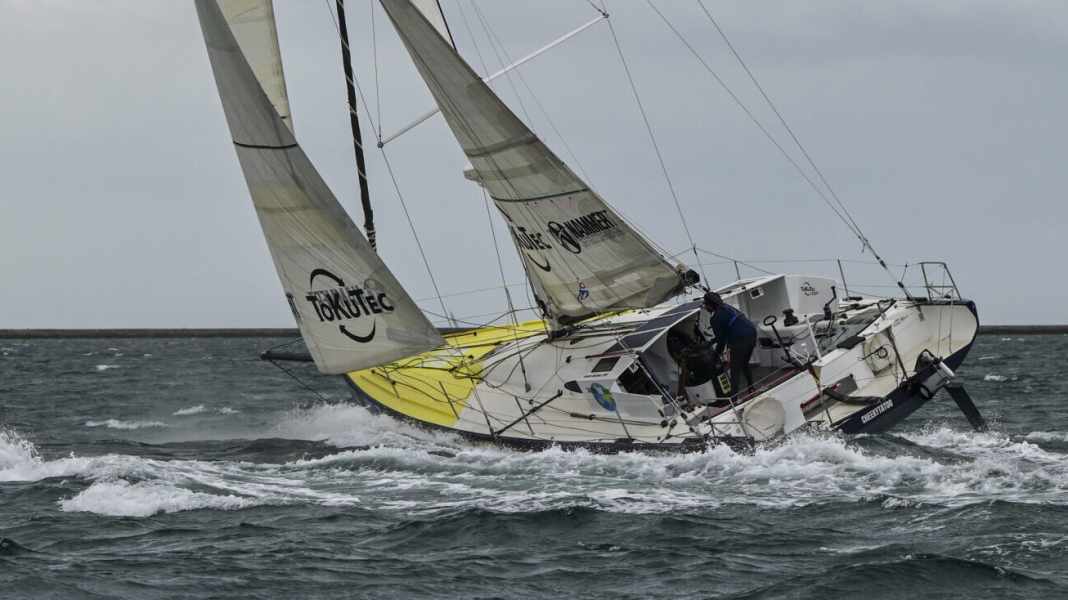 Nicolas Manthos: Start zum Extremtörn rund Island