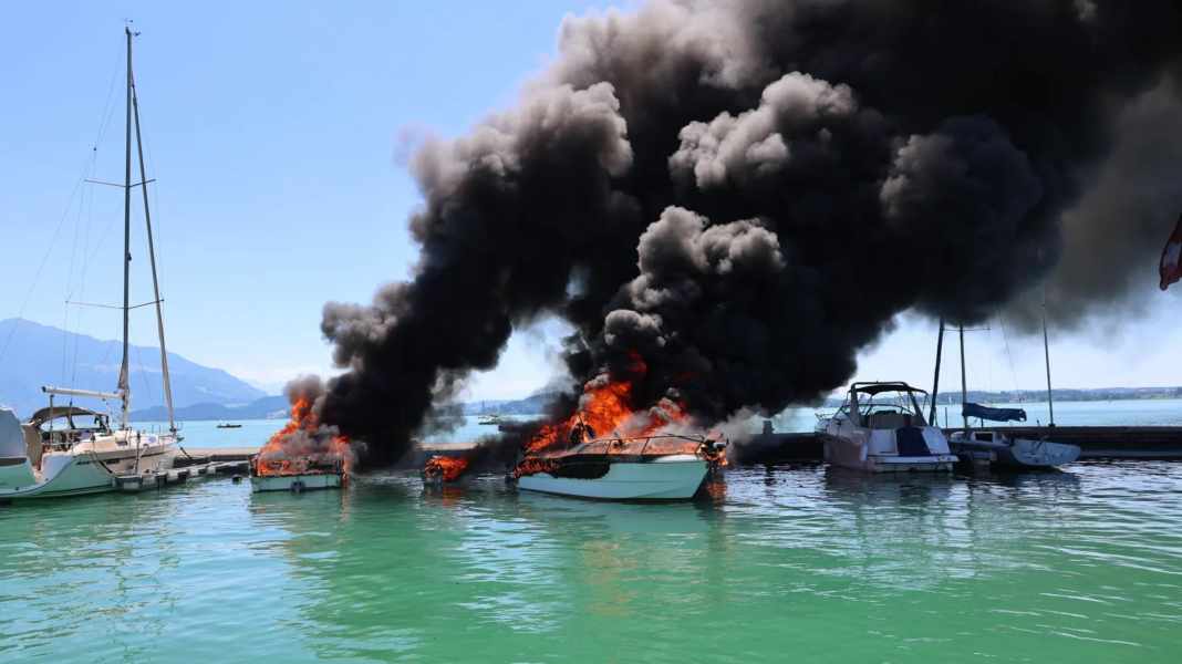 Havarien: Brennende Boote in Nord und Süd