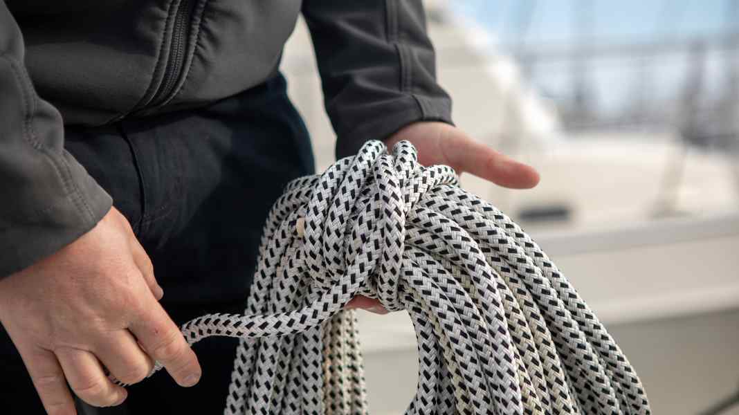 Seamanship: securing and stowing ropes correctly