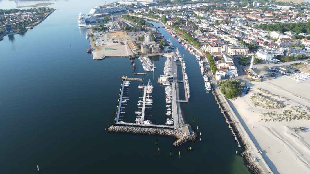 Warnemünde: Neuer Sportboothafen an der Mittelmole eröffnet