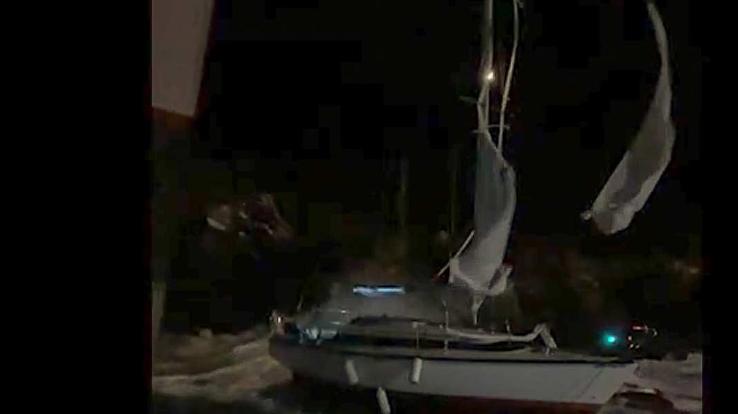 Accident: Dramatic rescue of a sailing crew by the US Coast Guard