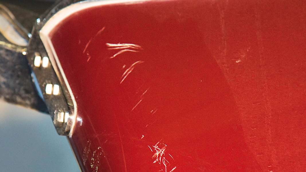 DIY-Reparatur: Kleine und tiefe Kratzer im Gelcoat entfernen
