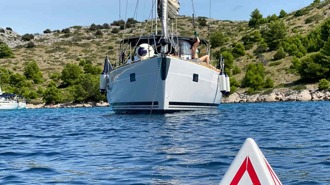 Anchoring: More peace and security with the radio buoy?