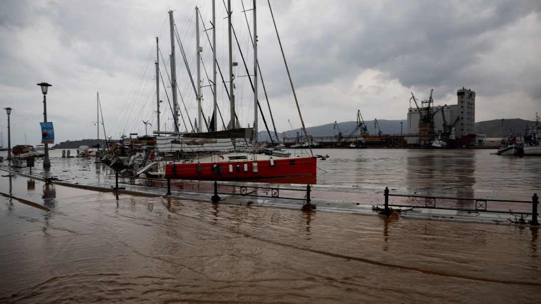 Greece: Flooding chaos on the Sporades