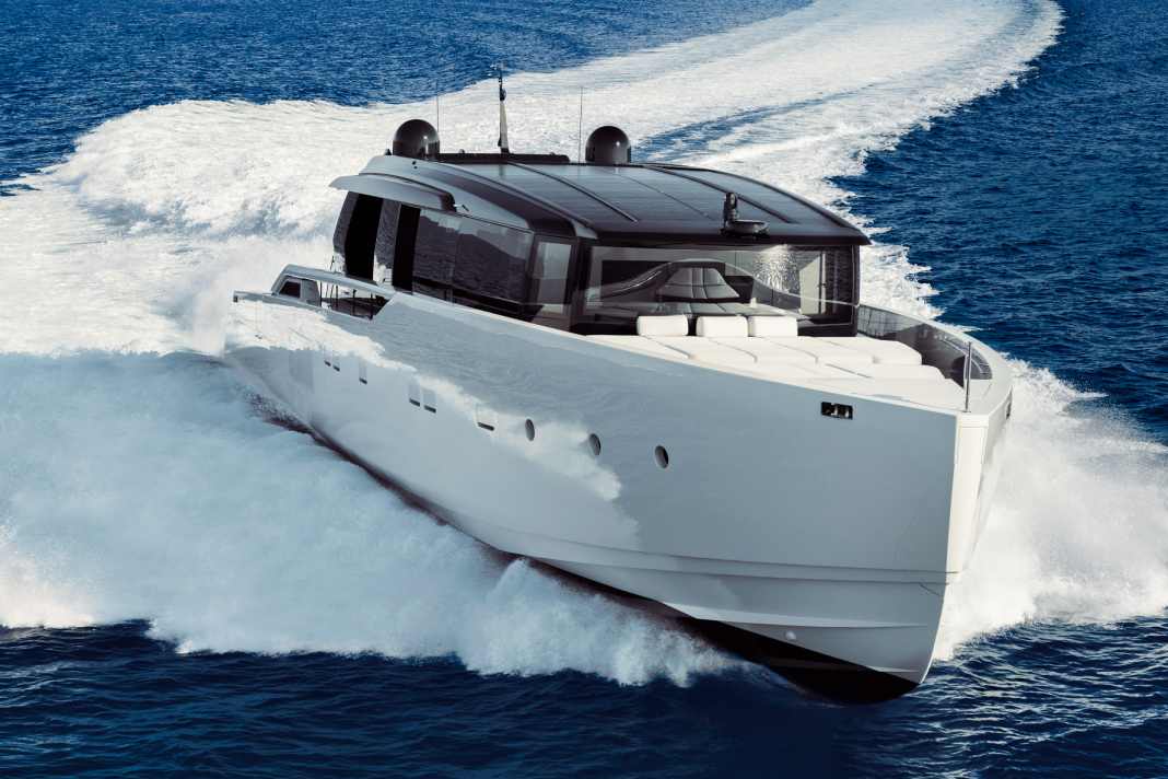 Hydroelectric power station: three MAN diesels each deliver up to 1471 kilowatts to the MJP waterjets.  The GRP hull designed by Marco Arnaboldi travels efficiently through the water at speeds of up to 40 knots