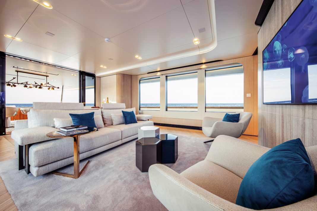 Salon: Für Interiordesignerin Carla Guilhem war „Lady Lene“ das erste Yachtprojekt. Ihr war wichtig, dass sich die Familie an Bord wie zu Hause fühlt