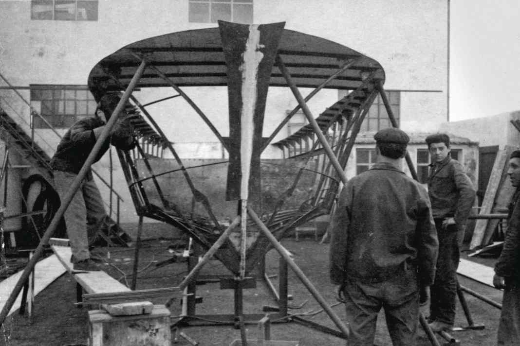 Metallenes Fundament: Auch wenn CRN mit Aufbauten aus Holz startete, dominieren Stahl und Aluminium den Großteil der Werftgeschichte.