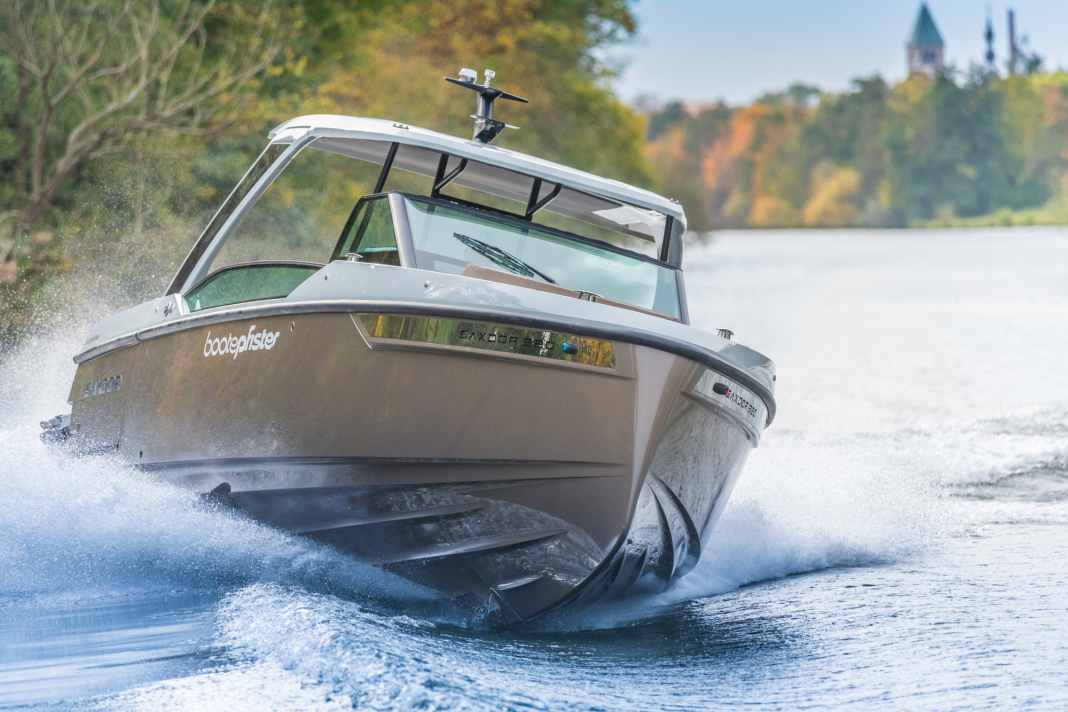 The sleek hulls from Saxdor have good rough water characteristics and are not disturbed by waves