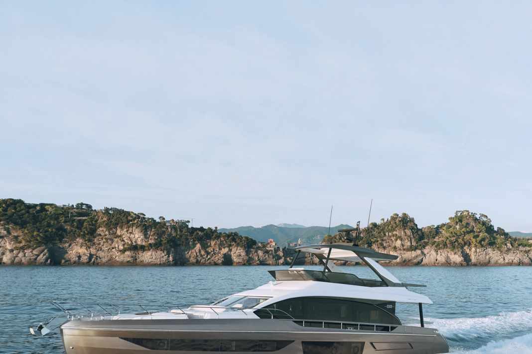 The yacht builders based in Avigliana have always been big fans of the Düsseldorf trade fair, which is why the model selection is always large. This year's models include the Azimut Fly 68,...