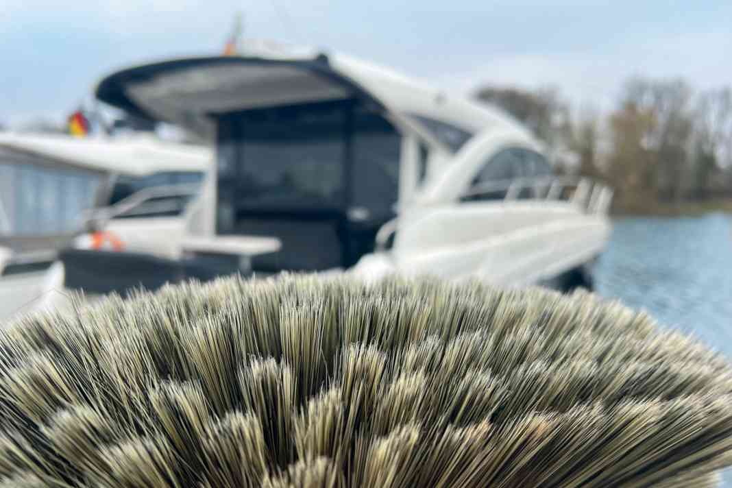 We show you what you need for spring cleaning on board