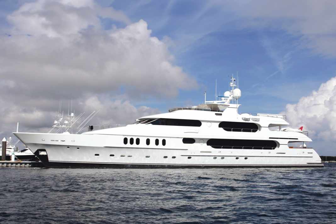 "Privacy": Tiger Woods' floating retreat is not far from his estate in Florida. The golf pro also uses the 47 metres for his recovery
