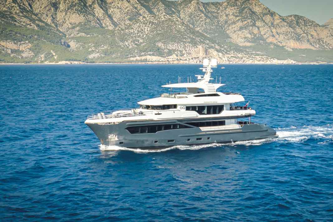 Auf Erkundungstour: Der Ex-Basketballprofi Tony Parker lädt ab 120 000 Euro für eine Woche an Bord seines 35-Meter-Explorers „Infinity Nine“