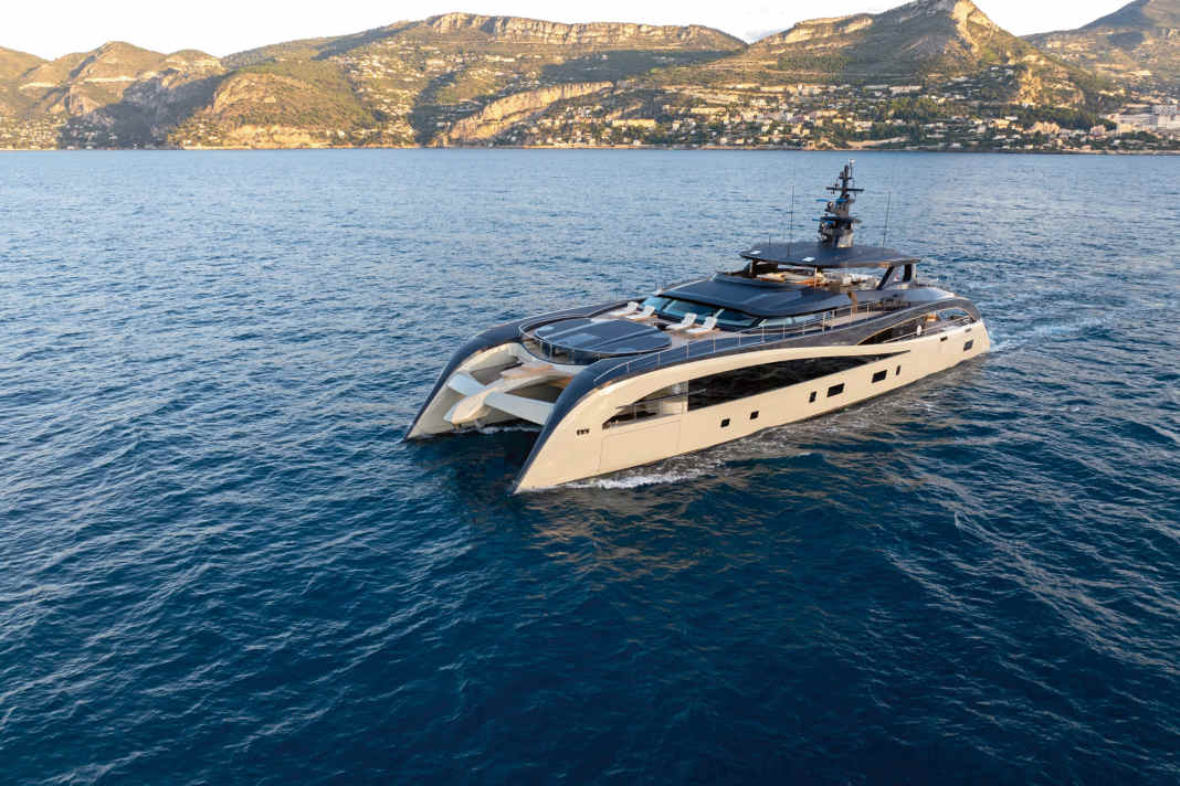 Explore the South Seas or Australian waters with "Seawolf X".