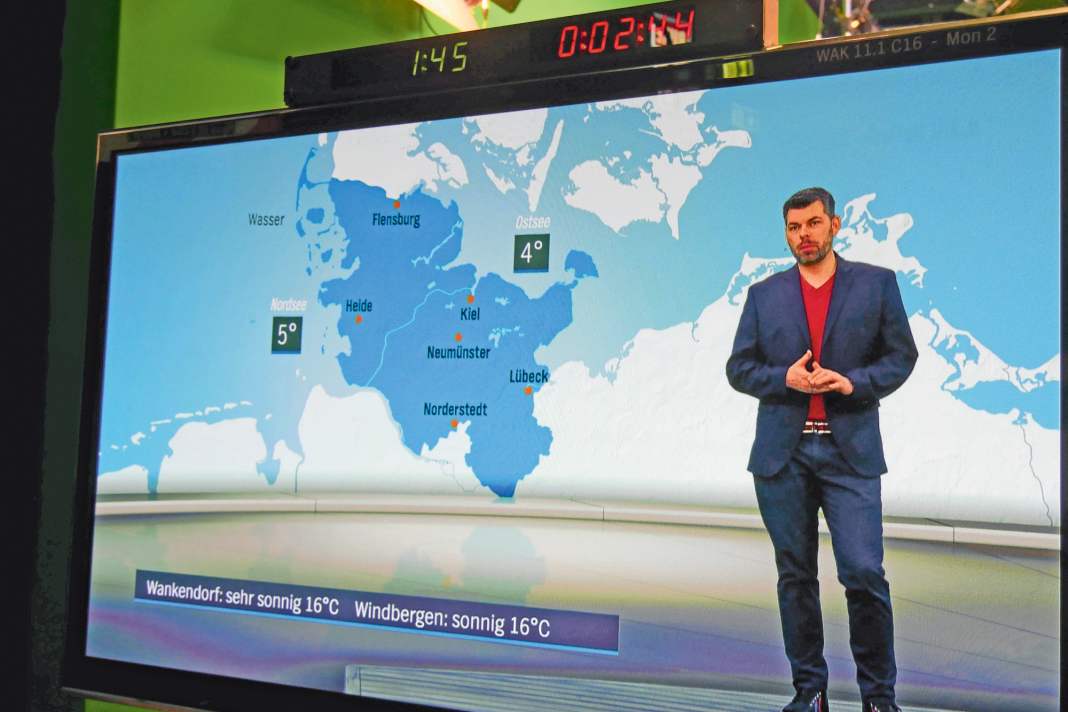 In the TV picture, meteorologist Sebastian Wache is no longer standing in front of a green background, but in front of his previously created weather map.